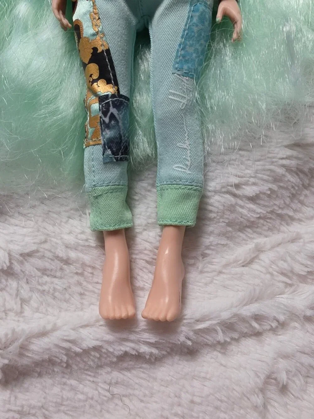 2021 Rainbow High Daphne Minton Series 3 MGA Green Fashion Doll